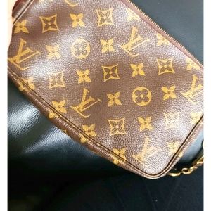 Louis Vuitton Clutch